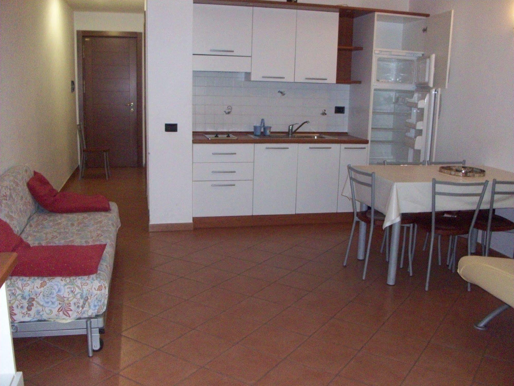 קסטלנטה מרינה Jonio Vacanze Residence מראה חיצוני תמונה
